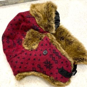 Brand new no tags D & Y Trooper Ear Flap Cap w/Faux Fur Lining Hat.